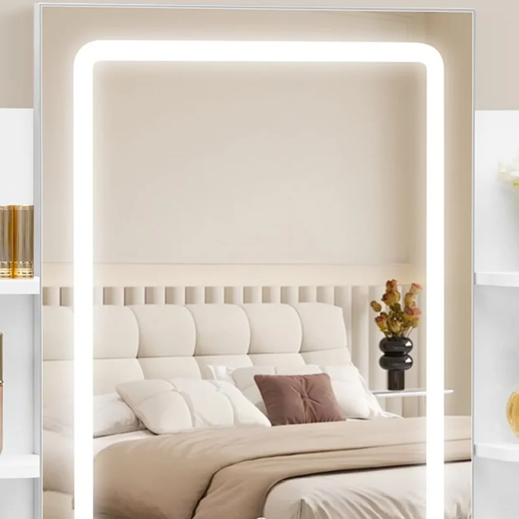 Le miroir et son cadre LED allumé