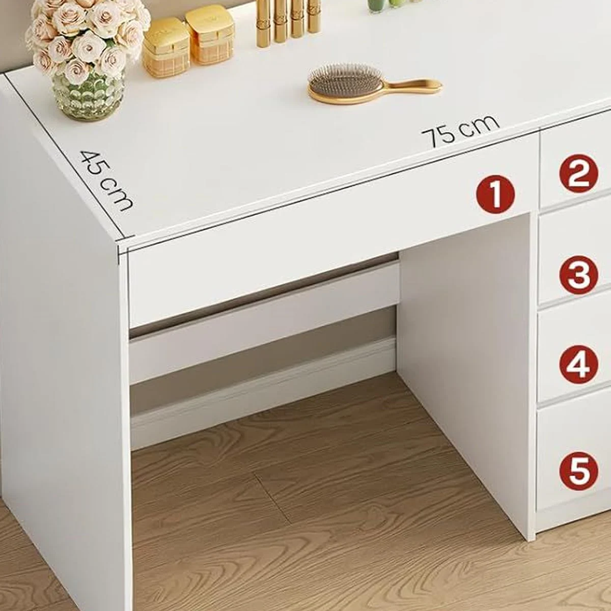 Le plateau de 45 cm de profondeur et les 5 tiroirs numérotés