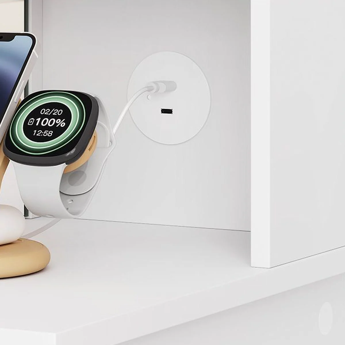 Les ports USB-A et USB-C à droite du miroir