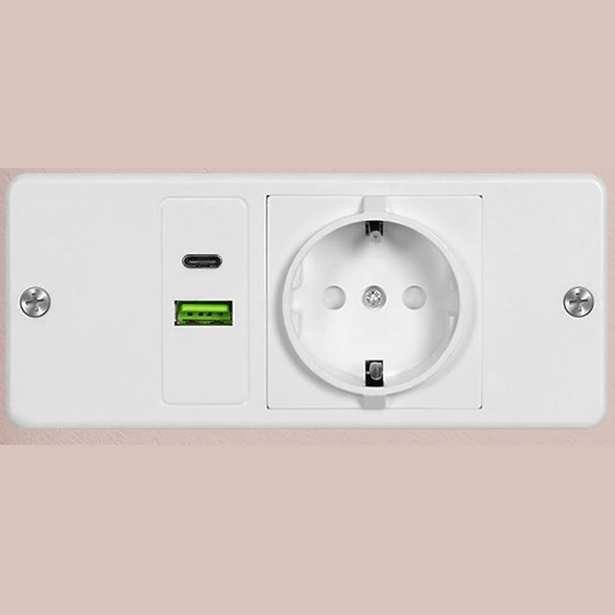 La prise intégrée : 1 prise secteur, 1 port USB et 1 port USB-C