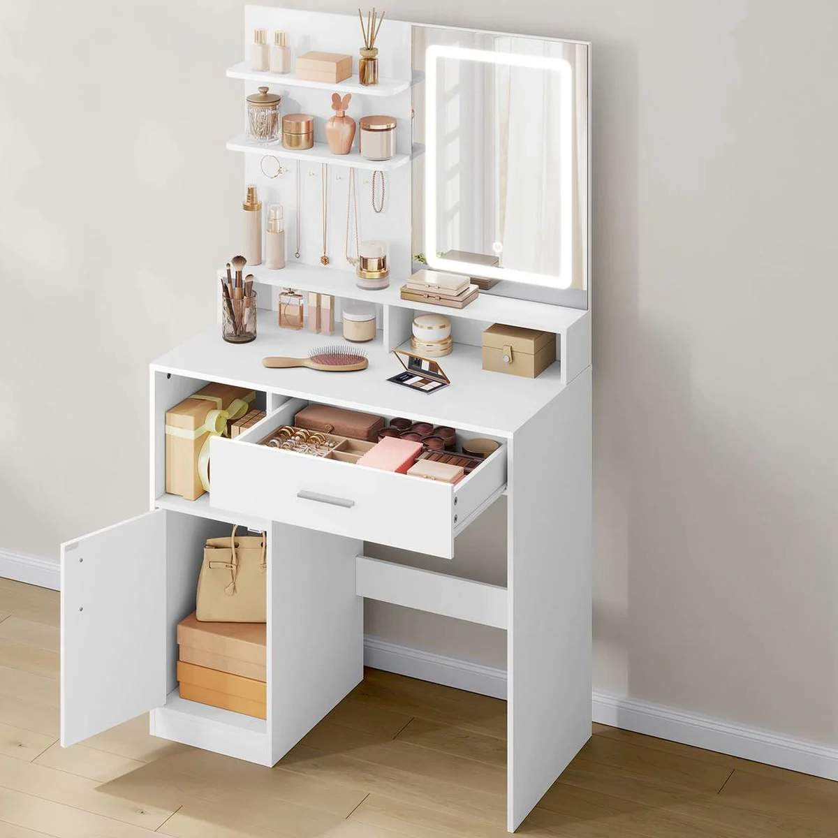Le tiroir et le placard ouverts